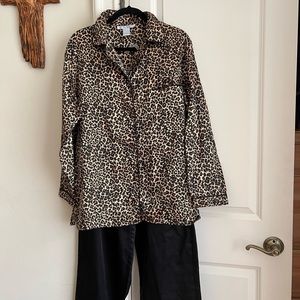 Brand new women’s pajama set.